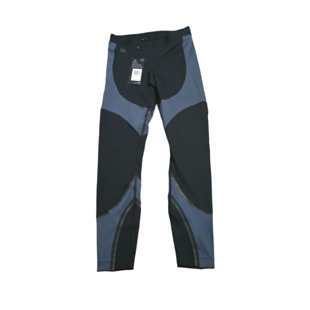 New Under Armour Ladies size medium